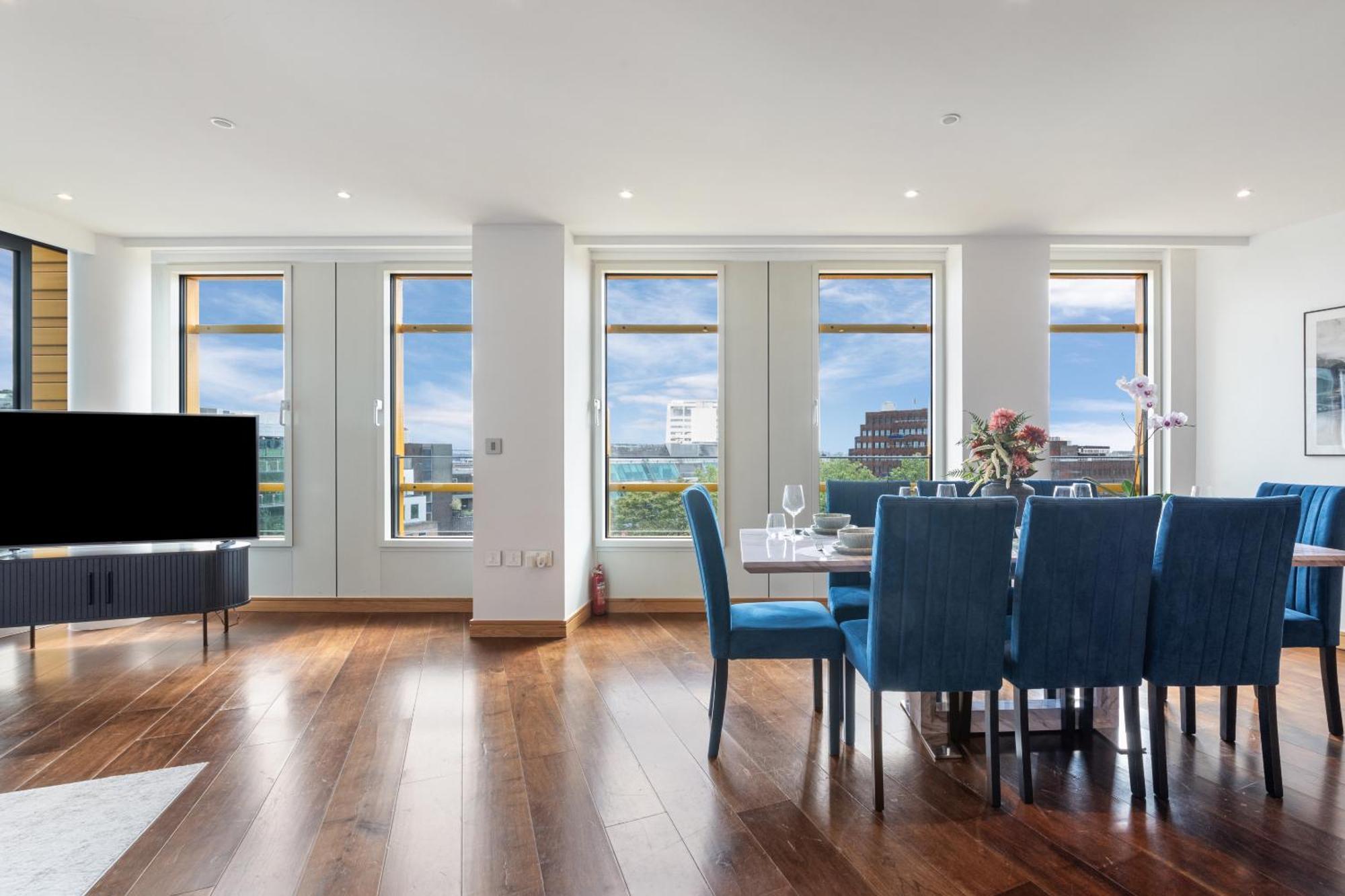 3bed 3bath With 2xbalconies In Appartement