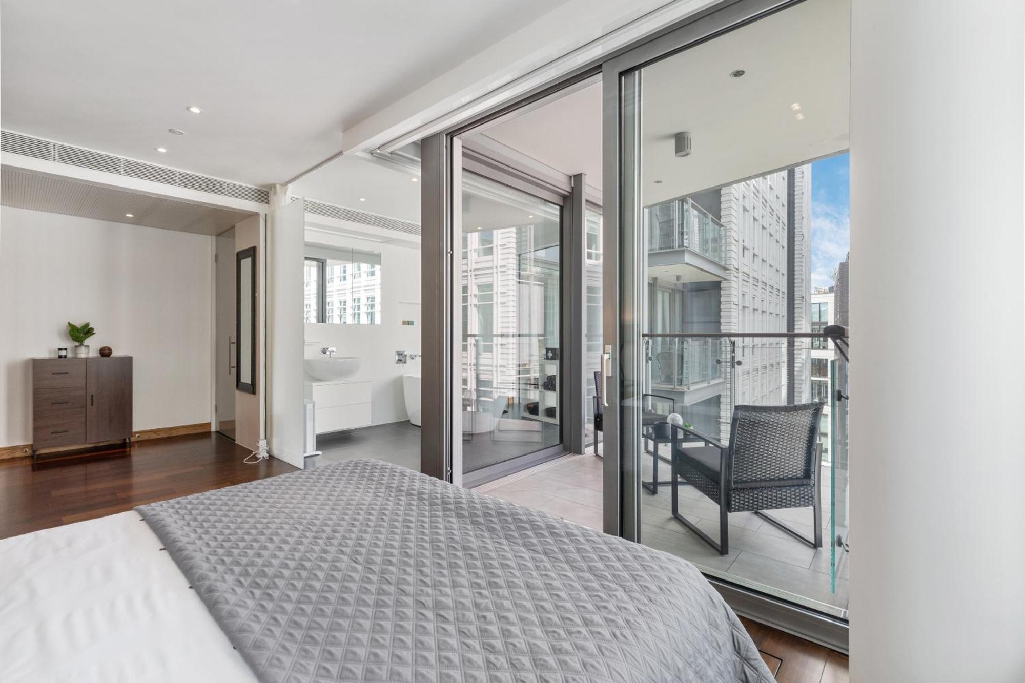 Appartement 3bed 3bath With 2xbalconies In Londres